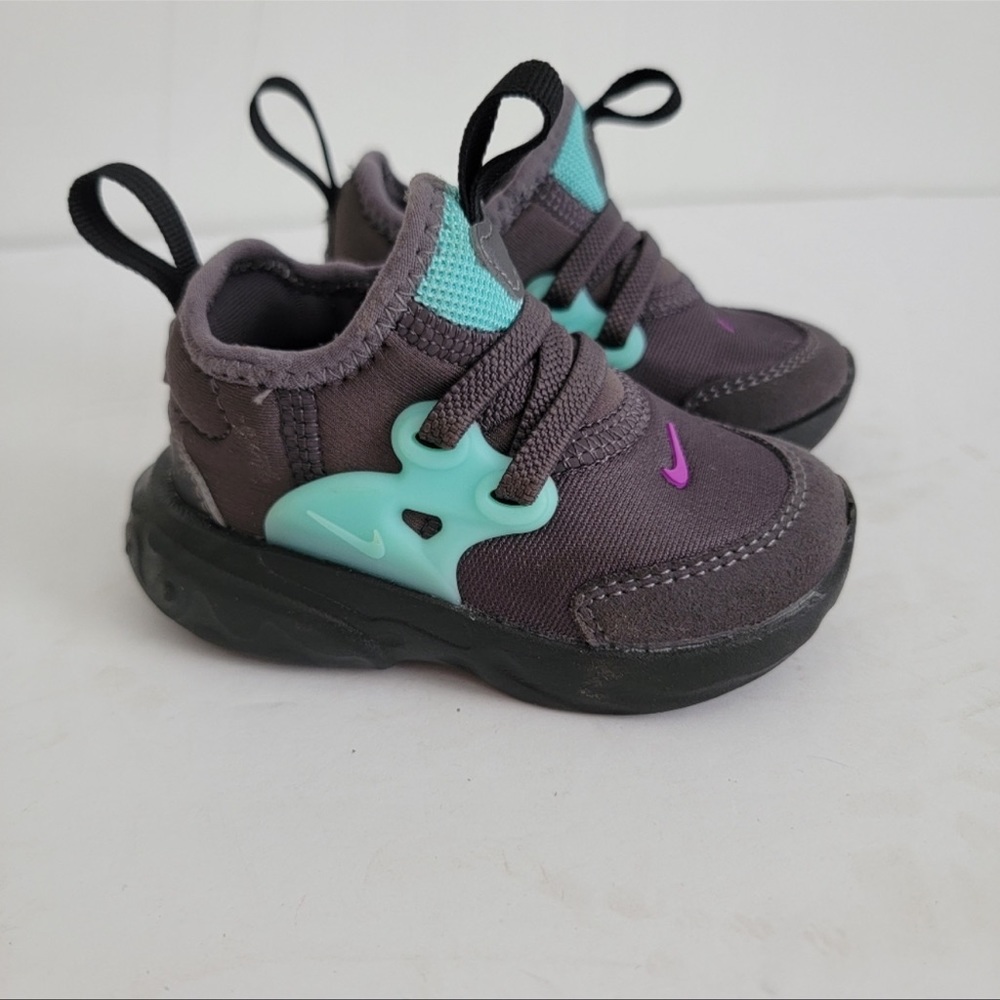 NIKE React Presto kids girls Size 4C